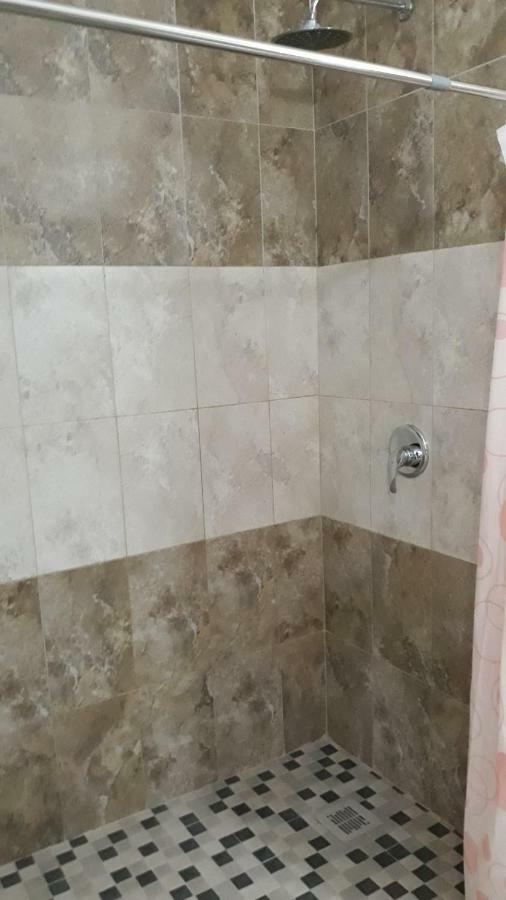 La Tusi Lovrin Hotel Bagian luar foto